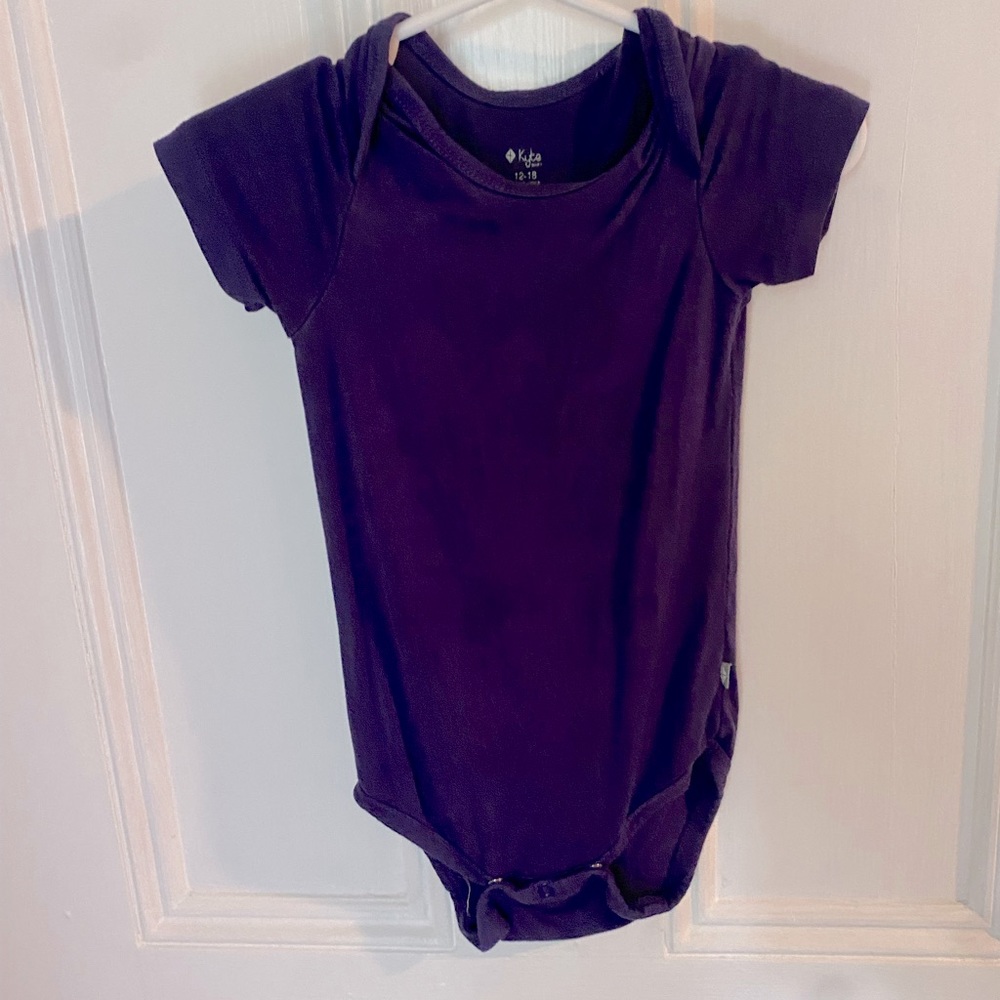 Kyte Baby Short Sleeve Bodysuit - Eggplant 12-18m
